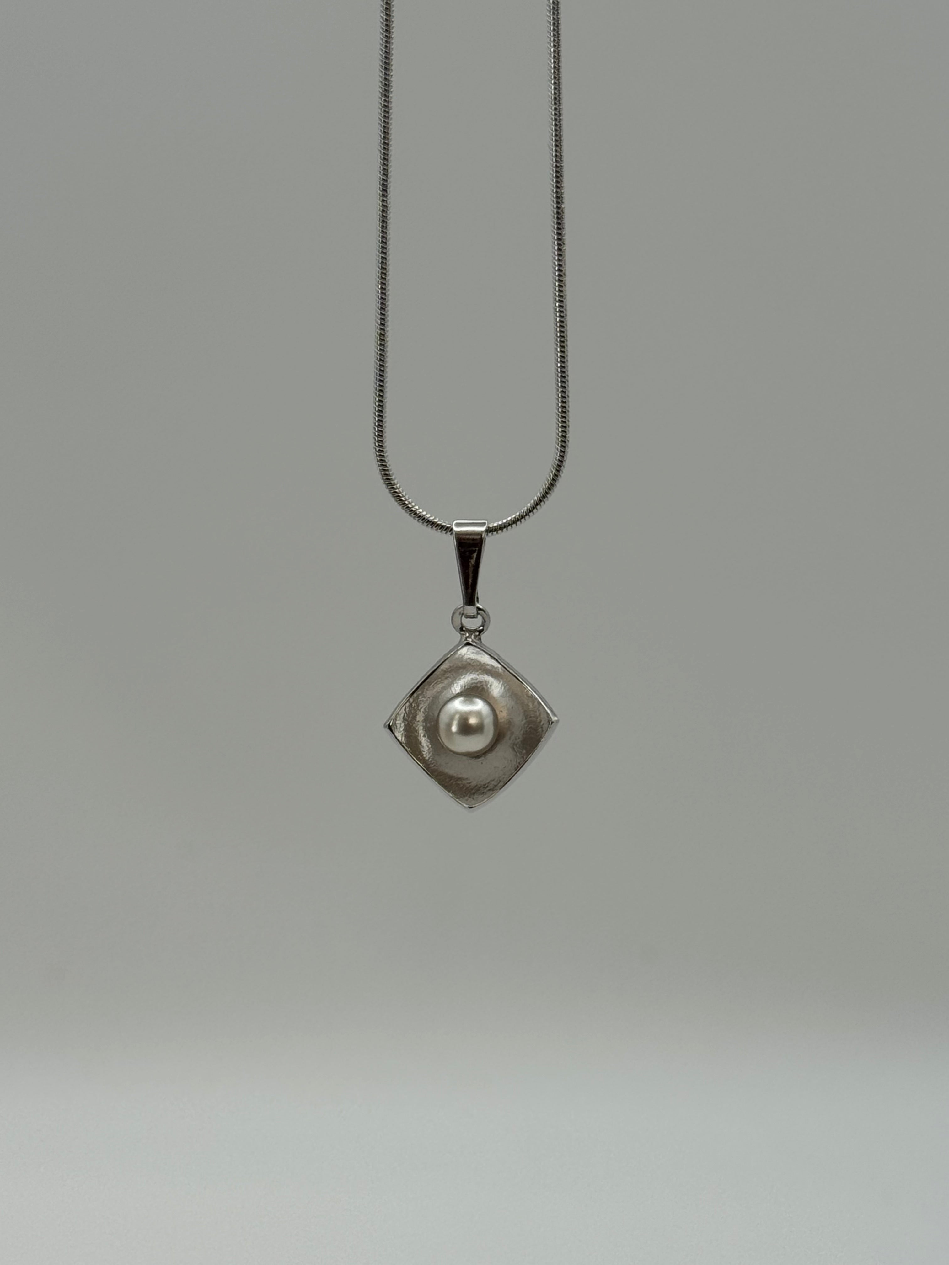 Pearl Cushion Pendant Necklace
